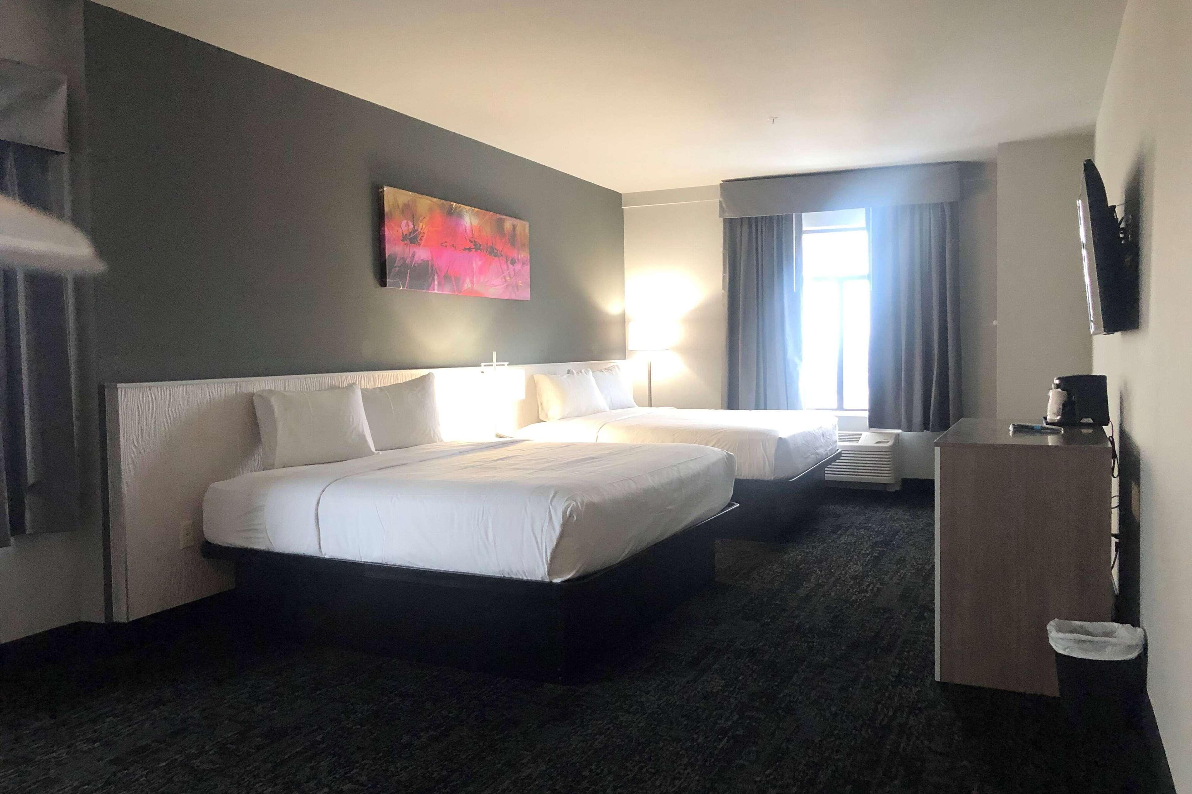 Baymont By Wyndham Madison Hotel Eksteriør billede