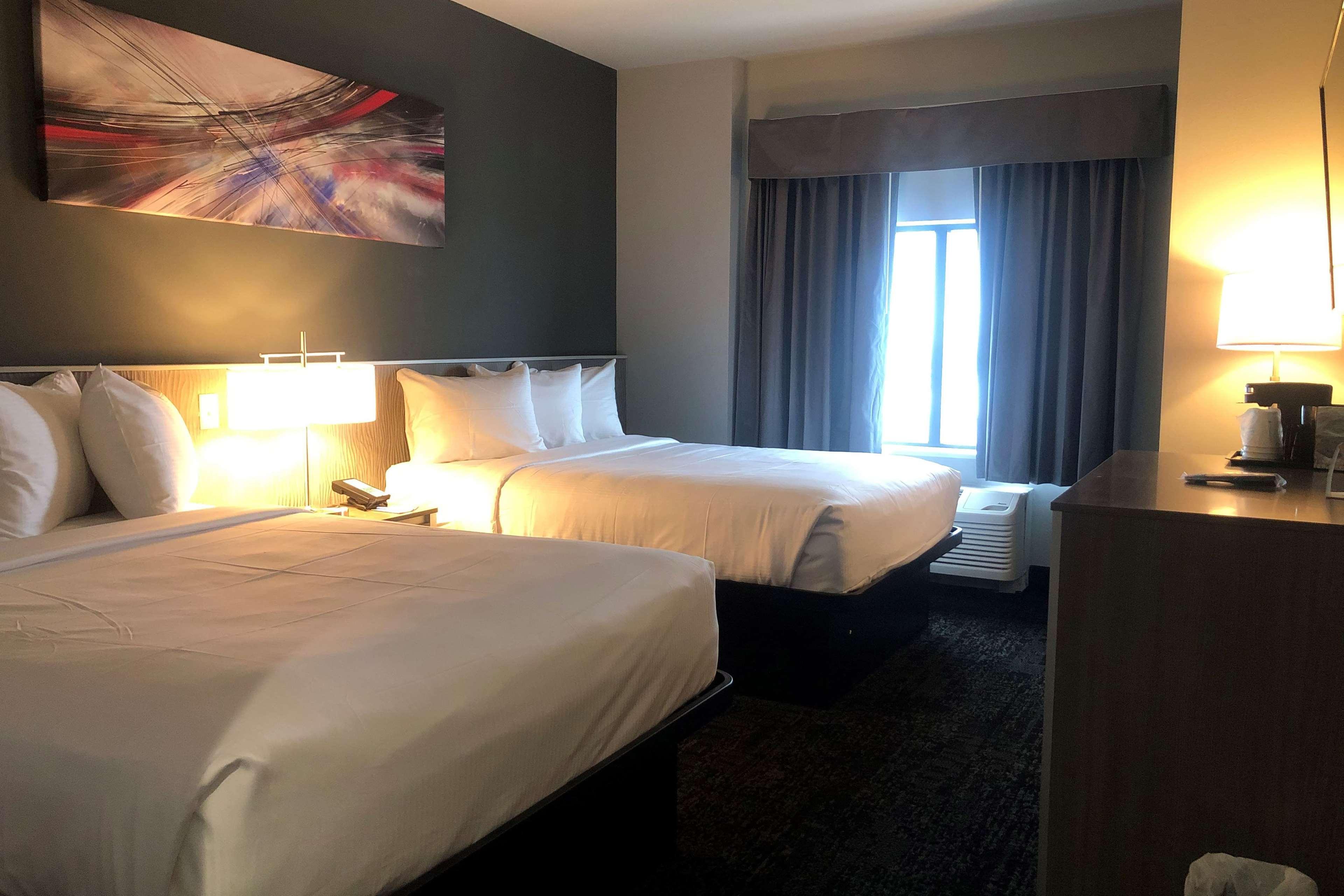 Baymont By Wyndham Madison Hotel Eksteriør billede