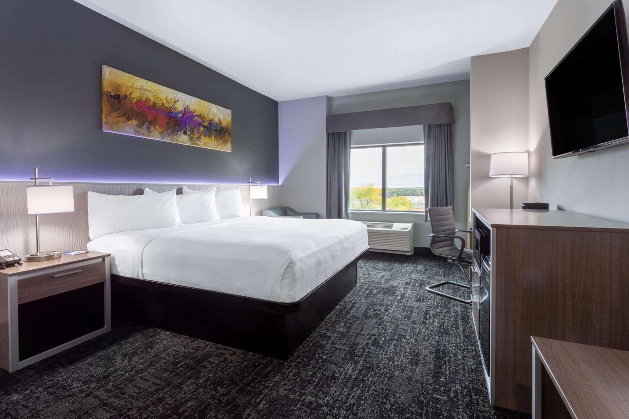 Baymont By Wyndham Madison Hotel Eksteriør billede